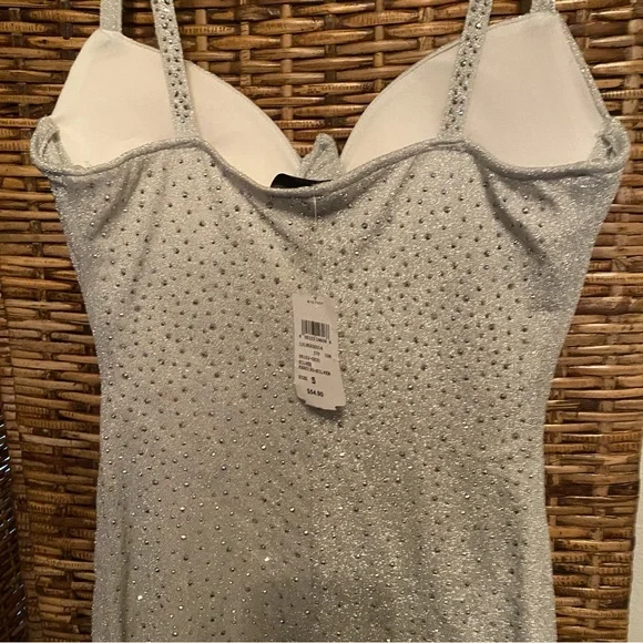 Fancy DRESS - Picture 5 of 6